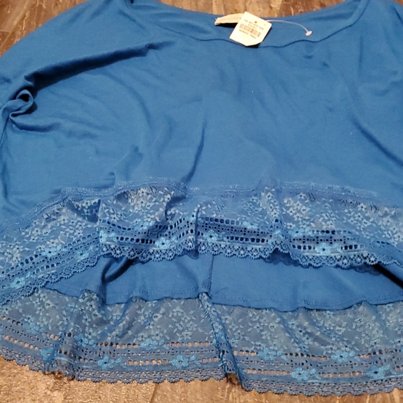 Cute Blue Top Abercrombie & Fitch NWT - Picture 4 of 8
